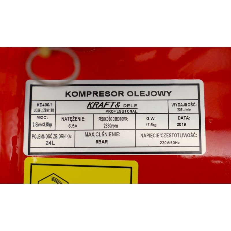 Stūmoklinis kompresorius su 24 l baku + 8 dalių rinkinys KD400-K3 - Sodrinta.lt