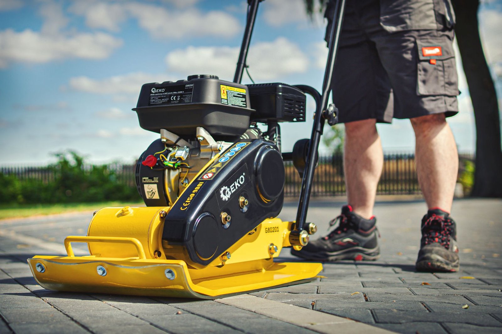 Vibroplokštė GEKO CNP80, 76 kg, su Loncin varikliu G80201